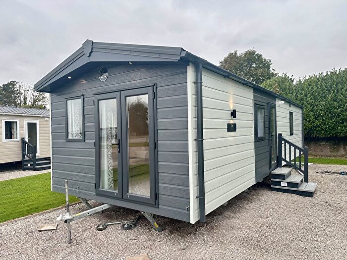 2 Bedroom Mobile/park Home For Sale In Gravel Lane, Banks, Southport, PR9