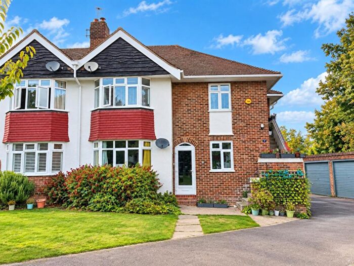 3 Bedroom Maisonette To Rent In Madison Gardens, Bromley, BR2