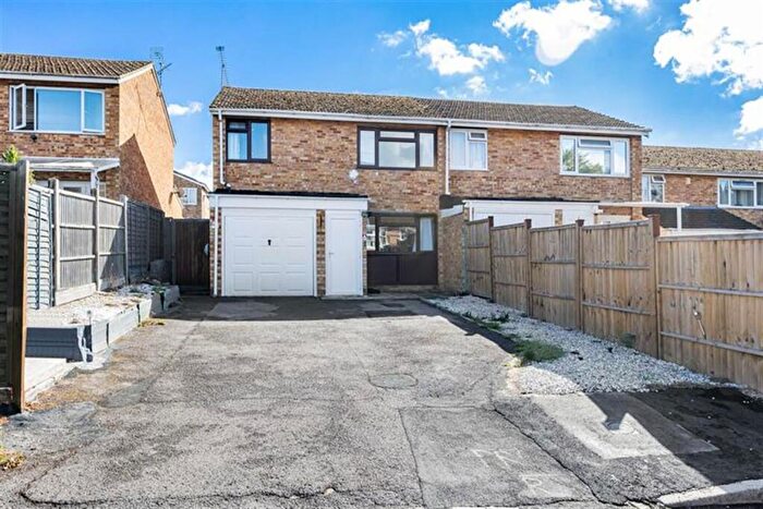 3 Bedroom Semi-Detached House For Sale In Gayhurst Close, Caversham, Reading, RG4