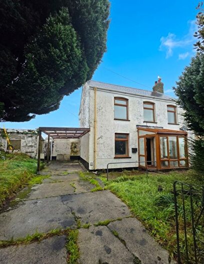 3 Bedroom Semi-Detached House For Sale In ., St. Austell, PL26