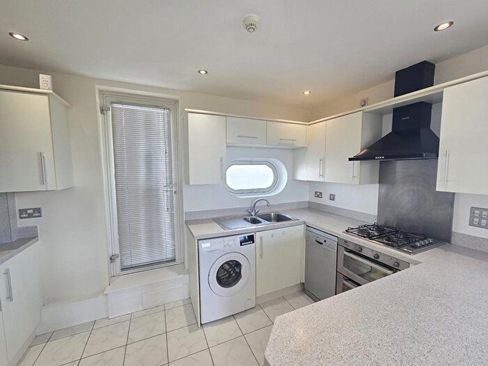 2 Bedroom Flat To Rent In Watkin Road, Leicester, LE2