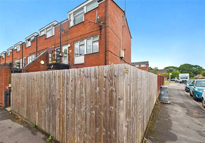 2 Bedroom Maisonette For Sale In Windsor Court Road, Chobham, Woking, GU24