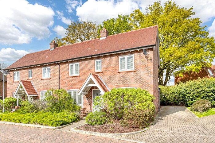 3 Bedroom Semi-Detached House For Sale In Morshead Drive, Binfield, Bracknell, Berkshire, RG42
