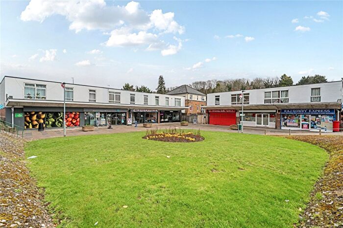 2 Bedroom Flat For Sale In Rosehill Road, Biggin Hill, Westerham, Kent, TN16