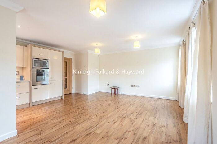 2 Bedroom Flat To Rent In Kemerton Road, Beckenham, Kent, BR3