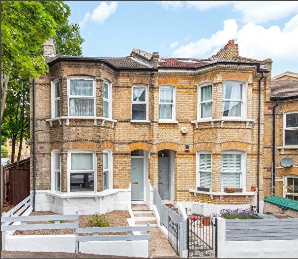 1 Bedroom Apartment For Sale In Anerley Grove, London, SE19