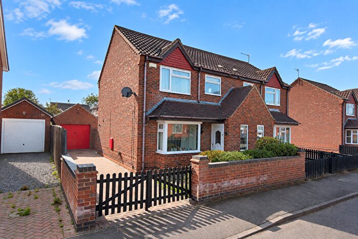 3 Bedroom Semi-Detached House For Sale In William Street, Saxilby, Lincoln, LN1