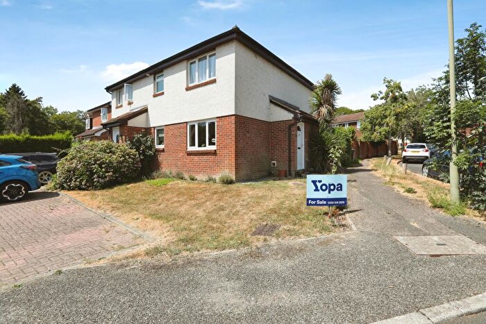 1 Bedroom Terraced House For Sale In Markham Road, Dorking, RH5