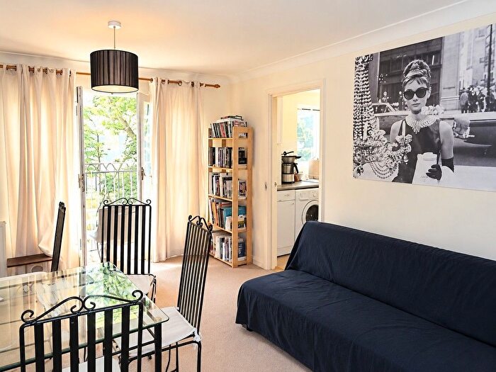 1 Bedroom Flat To Rent In St. Lukes Road, London, W11