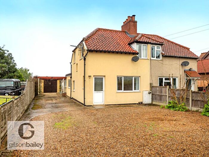 3 Bedroom Semi-Detached House For Sale In Mill Road, Halvergate, NR13