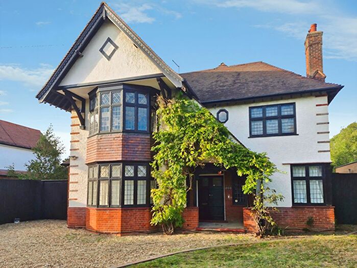 4 Bedroom Property To Rent In Broadway, Peterborough, PE1