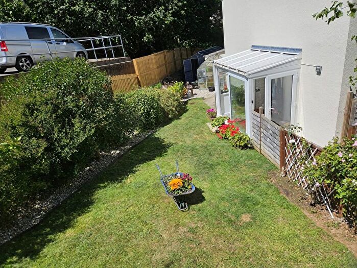 2 Bedroom Flat For Sale In Mayflower Close, Dartmouth, TQ6