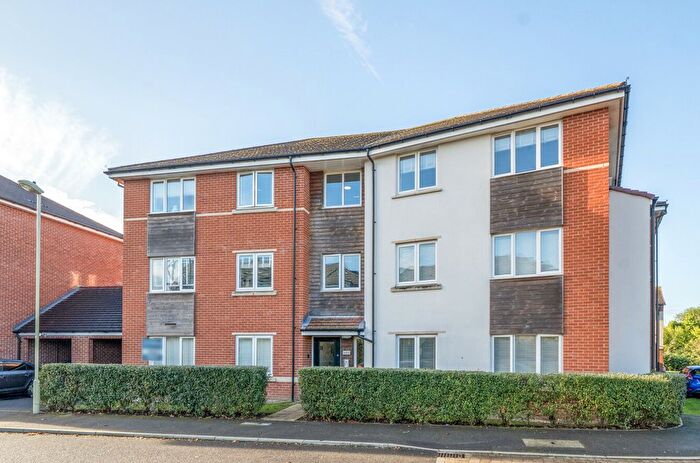 2 Bedroom Flat To Rent In Firecracker Drive, Locks Heath, Southampton, SO31