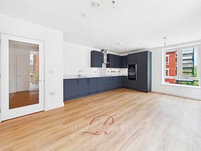 2 Bedroom Apartment For Sale In Hathaway Lane, Great Boughton, CH3