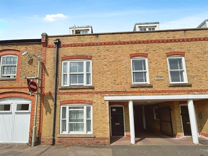 1 Bedroom Flat For Sale In New Street, Herne Bay, CT6