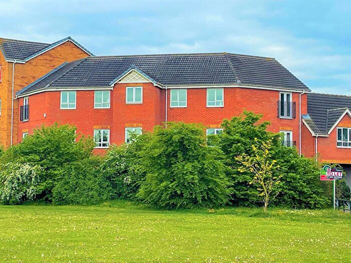 2 Bedroom Flat For Sale In Wakelam Drive, Armthorpe, DN3