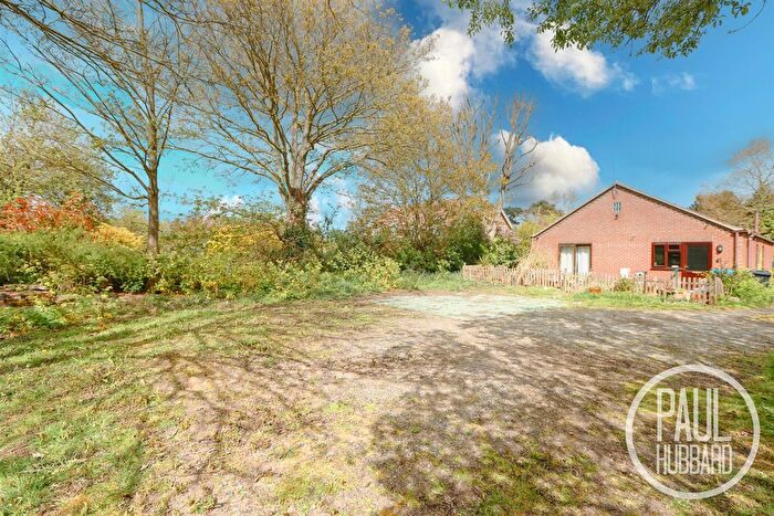 3 Bedroom Detached Bungalow For Sale In Beccles Road, Barnby, NR34