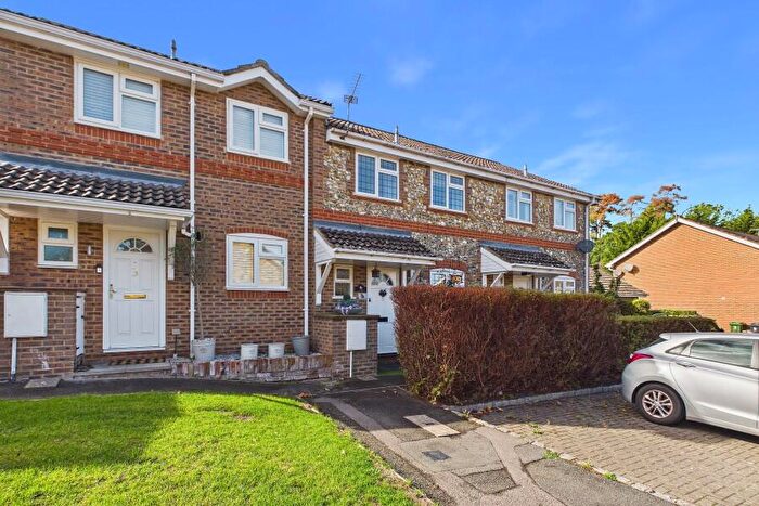 3 Bedroom Terraced House To Rent In Lightwater, GU18