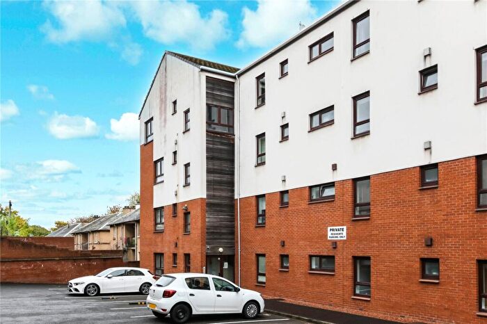 2 Bedroom Flat For Sale In Campbell Close, Hamilton, South Lanarkshire, ML3
