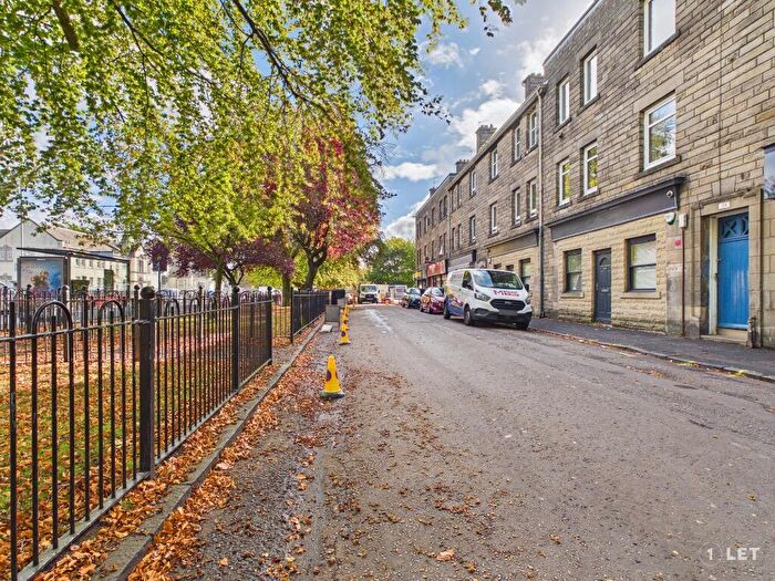 2 Bedroom Flat To Rent In Balgreen Road, Balgreen, Edinburgh, EH11