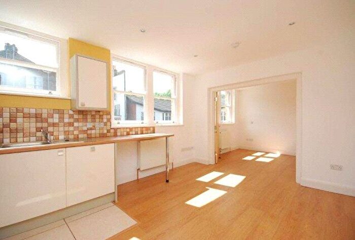 1 Bedroom Apartment To Rent In Moray Mews, Finsbury Park, London, N7