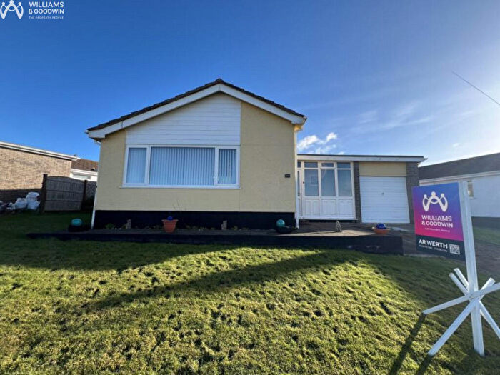 3 Bedroom Detached Bungalow For Sale In Gwelfor Estate, Cemaes Bay, Anglesey, LL67