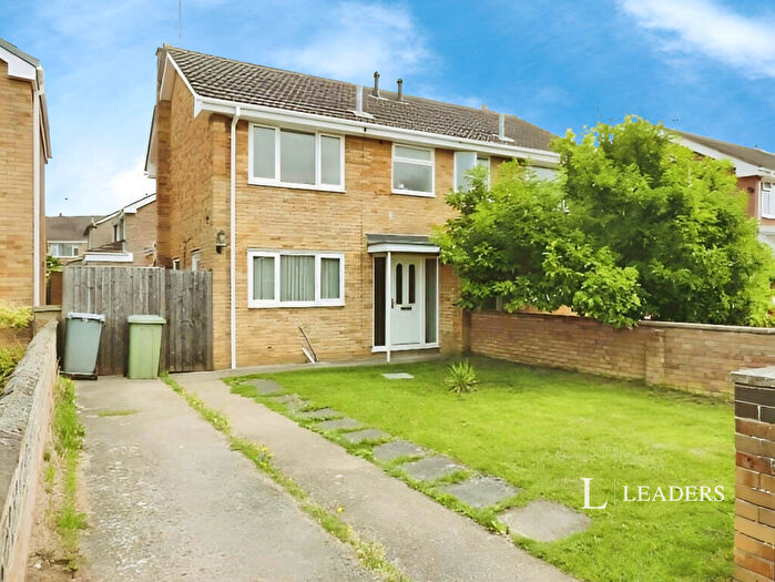 3 Bedroom Semi-Detached House To Rent In Saxon Way, Bourne, Lincolnshire, PE10