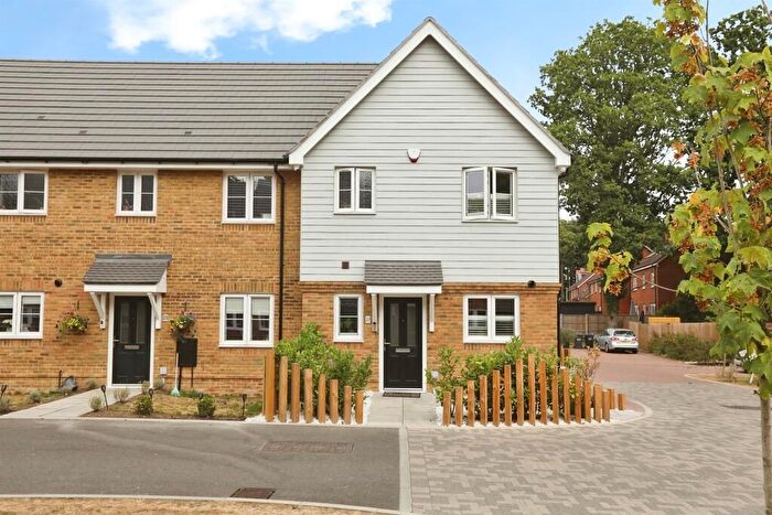 3 Bedroom Property To Rent In Sinden Heath, East Grinstead, RH19
