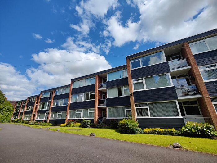 2 Bedroom Flat To Rent In Darley Mead Court, Hampton Ln, Solihull, B91
