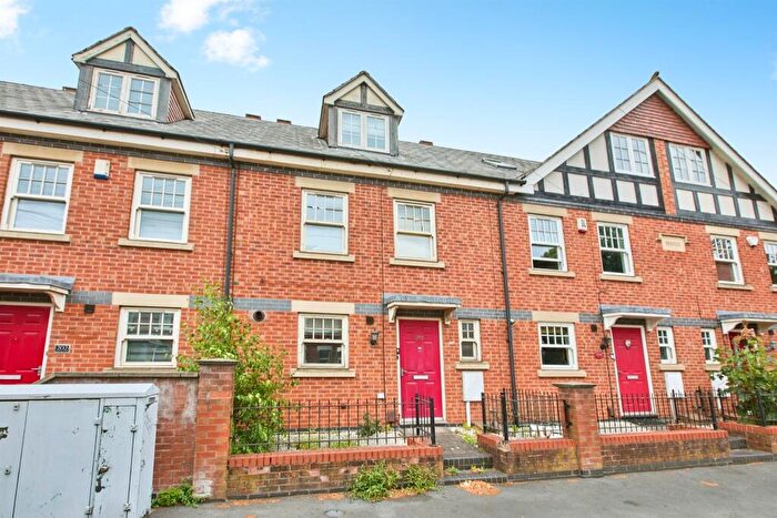 4 Bedroom Town House For Sale In Mansfield Road, Chester Green, Derby, DE1