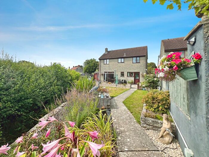 4 Bedroom Detached House For Sale In West End, Street, BA16