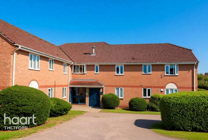 2 Bedroom Apartment For Sale In Thistle Close, Thetford, IP24