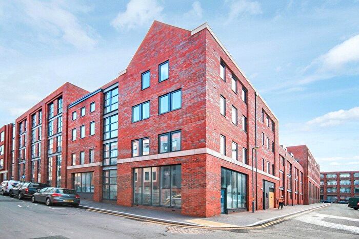 2 Bedroom Flat To Rent In Moreton House, Moreton Street, Birmingham, West Midlands, B1