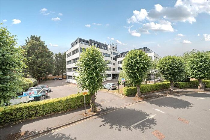 1 Bedroom Apartment To Rent In West Byfleet, Surrey, KT14
