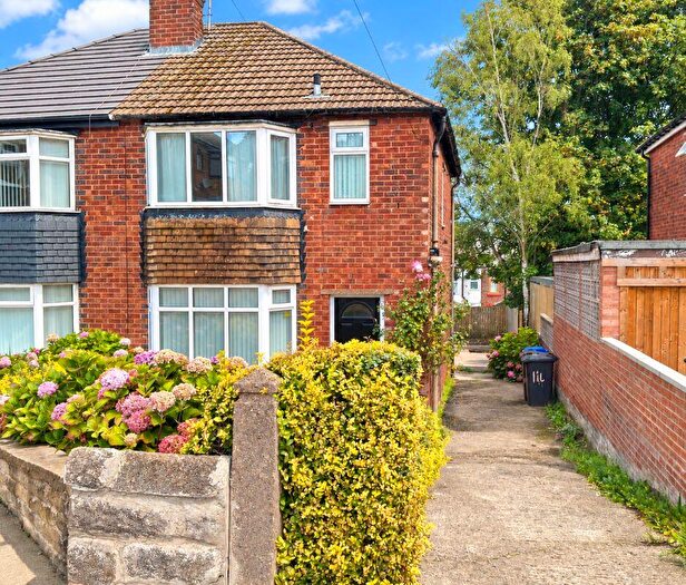 3 Bedroom Semi-Detached House For Sale In Whiteways Road, Sheffield, S4