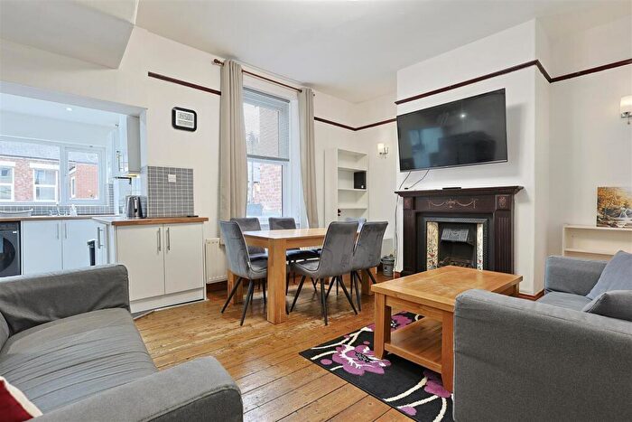 6 Bedroom Terraced House To Rent In Hunters Road, Spital Tongues, Newcastle Upon Tyne, NE2
