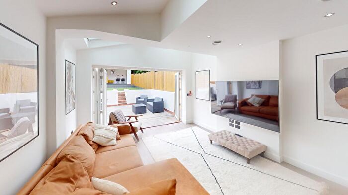 6 Bedroom House To Rent In Dawlish Road, Selly Oak, West Midlands, B29