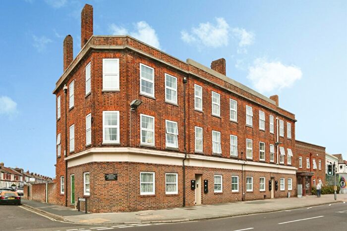 2 Bedroom Flat For Sale In Stoke Road, Gosport, PO12