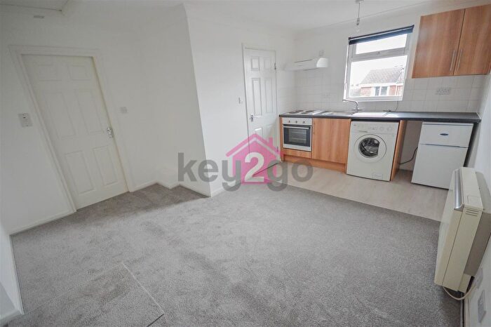 1 Bedroom Flat To Rent In Hawksway, Eckington, S21