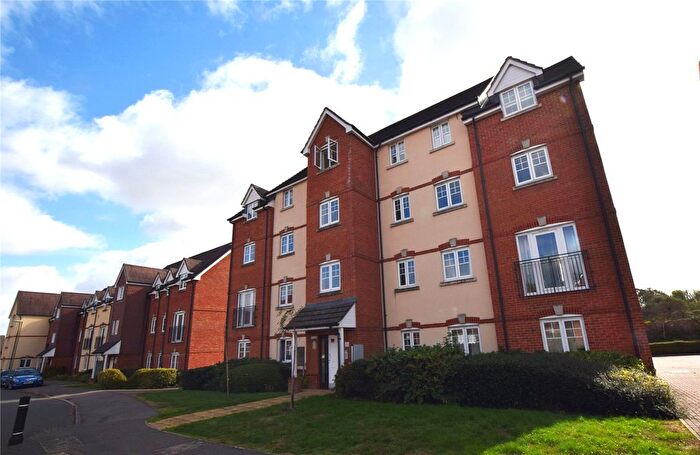 2 Bedroom Flat For Sale In Garstons Way, Holybourne, Alton, Hampshire, GU34