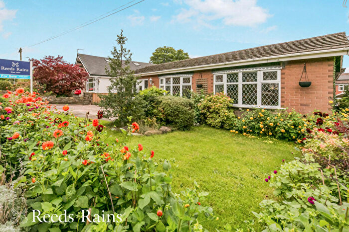 4 Bedroom Detached House For Sale In Roewood Lane, Macclesfield, Cheshire, SK10