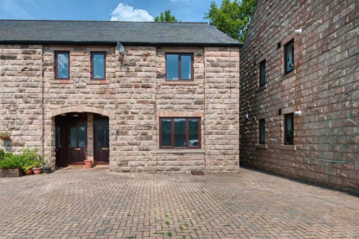 2 Bedroom Apartment For Sale In Heather Lane, Hathersage, Hope Valley, S32