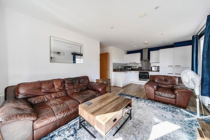 2 Bedroom Flat For Sale In Maybery House, Farnborough, Hampshire, GU14