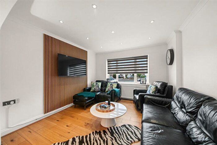 4 Bedroom Semi-Detached House For Sale In Hurstfield Crescent, Hayes, UB4