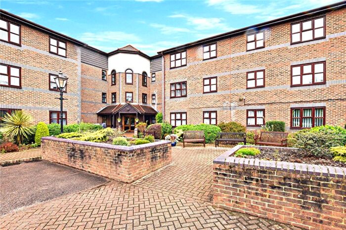 2 Bedroom Flat For Sale In Kingsley Court, Pincott Road, Bexleyheath, Kent, DA6