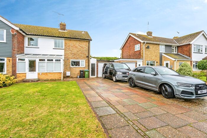 3 Bedroom Semi-Detached House For Sale In Oxford Drive, Bognor Regis, PO21