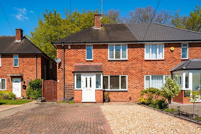 3 Bedroom Semi-Detached House For Sale In Broomfields Close, Solihull, B91