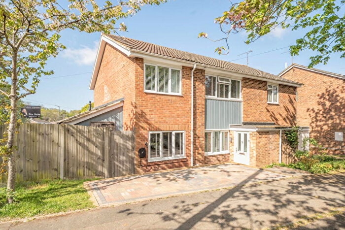 4 Bedroom Semi-Detached House For Sale In Sold By Kayleigh Stevens, ME8