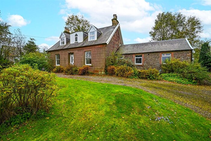 4 Bedroom Detached House For Sale In Howgate Road, Roberton, ML12