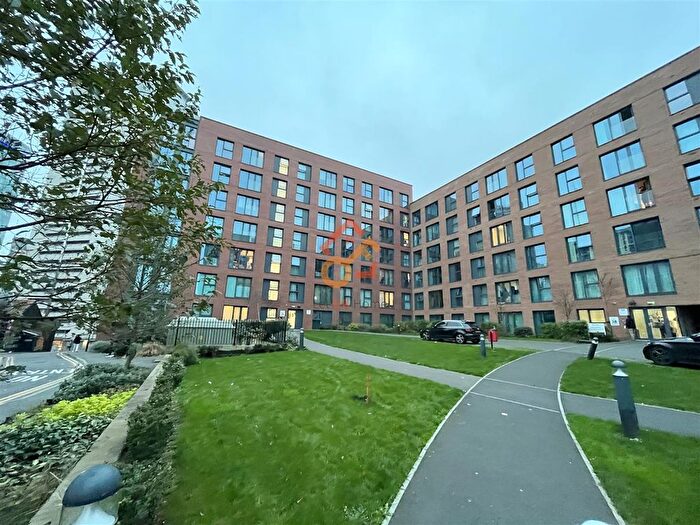 2 Bedroom Flat To Rent In The Axium, Windmill Street, Birmingham, B1
